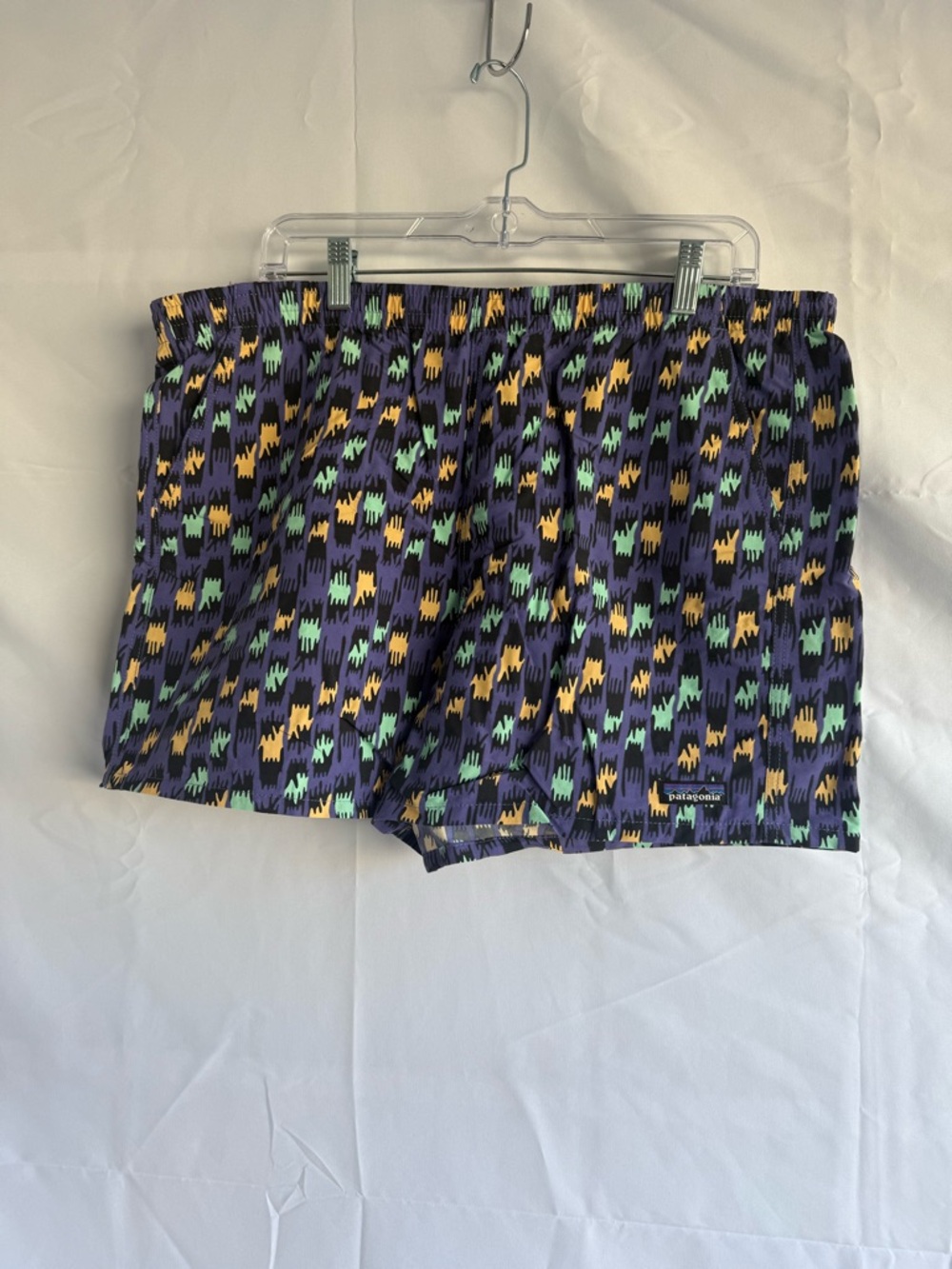 Patagonia Women’s Baggies Shorts 5” XL Purple Print NWT